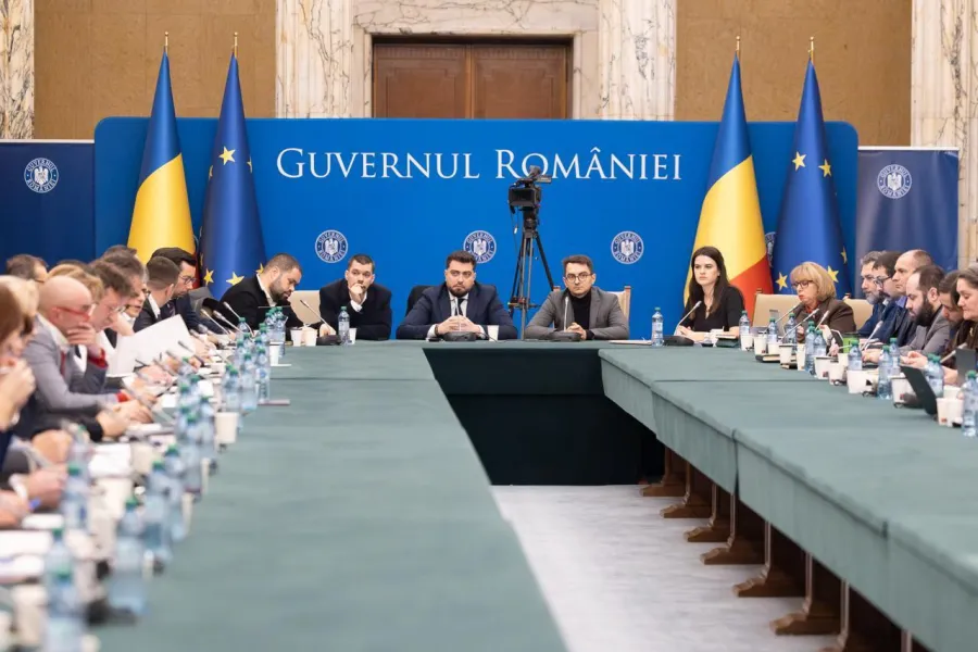 Gheorghe Florea with Romanian Government representatives